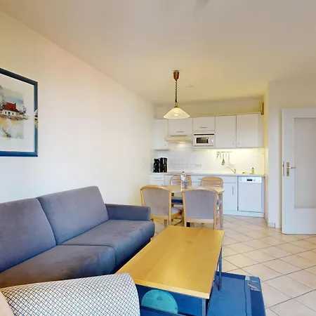 Appartementhaus Binzer Sterne 48 *